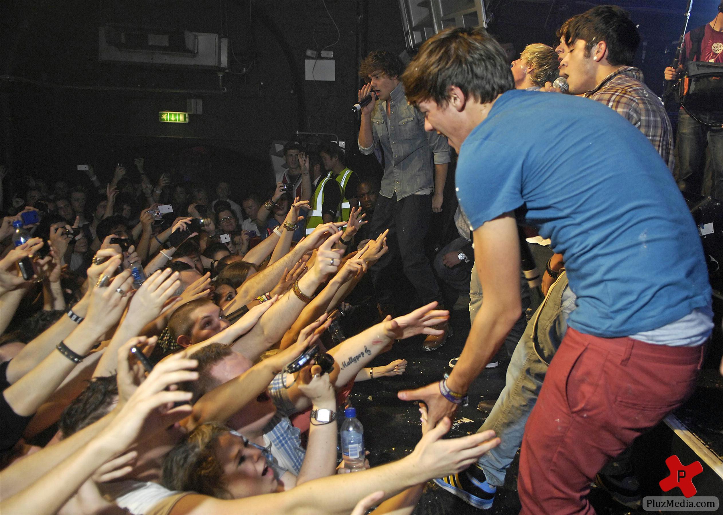 One Direction perform live at G-A-Y nightclub photos | Picture 80746